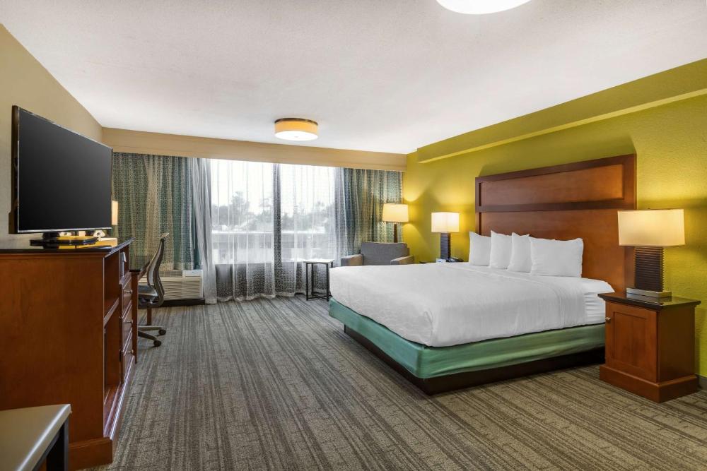 King Room with Sofa Bed interior